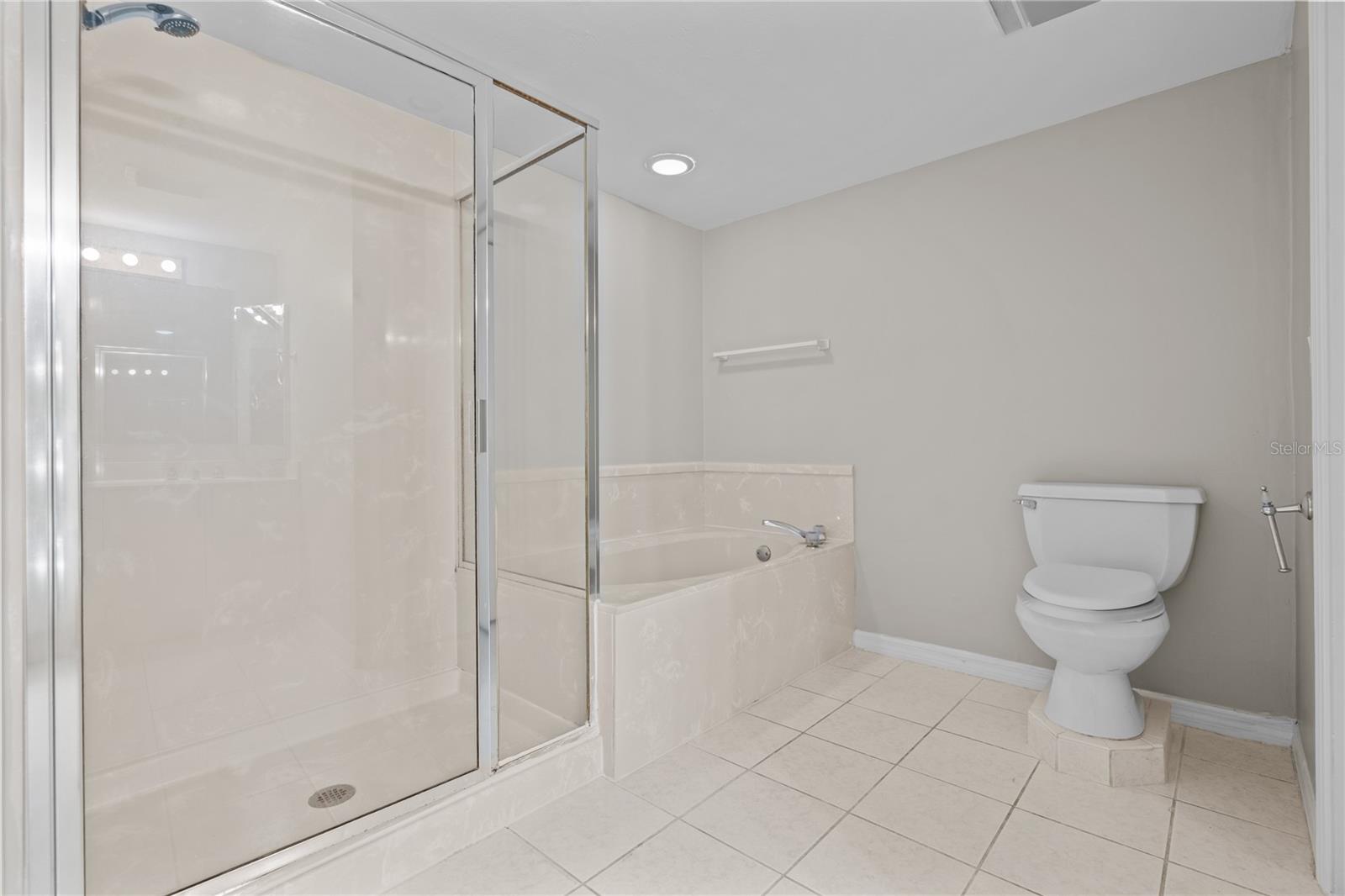 Image 13 of 54 For 4 Oceans West Boulevard 703b