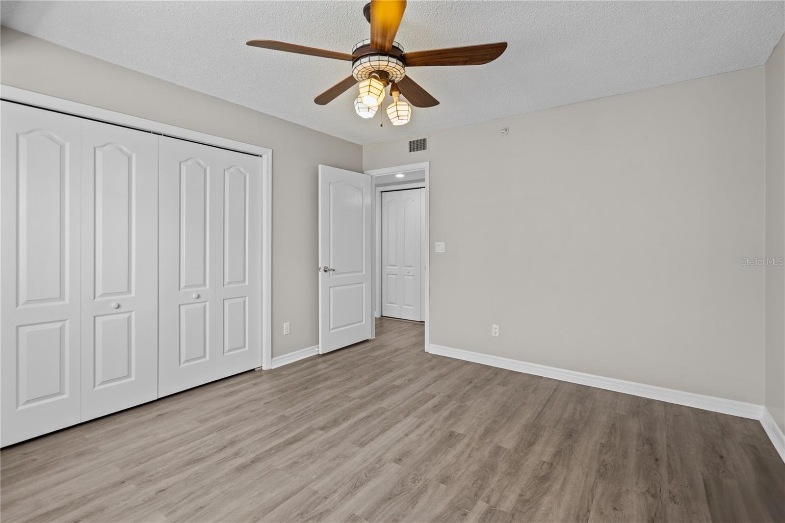 Image 14 of 54 For 4 Oceans West Boulevard 703b