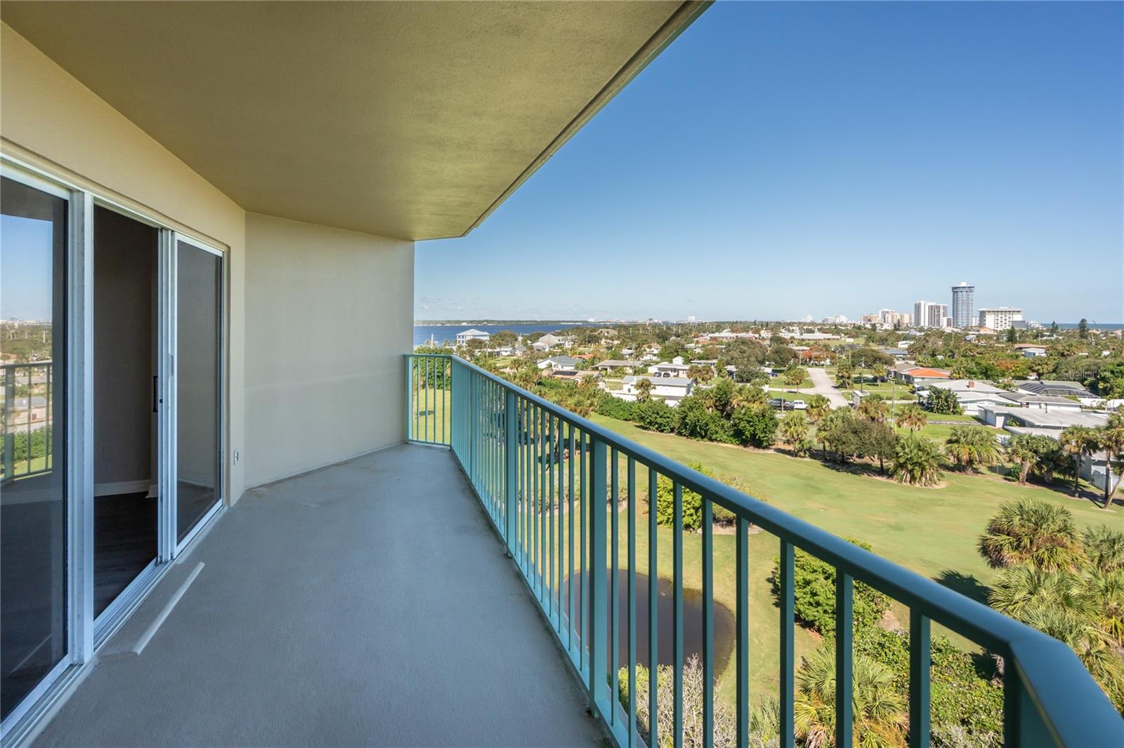 Image 15 of 54 For 4 Oceans West Boulevard 703b