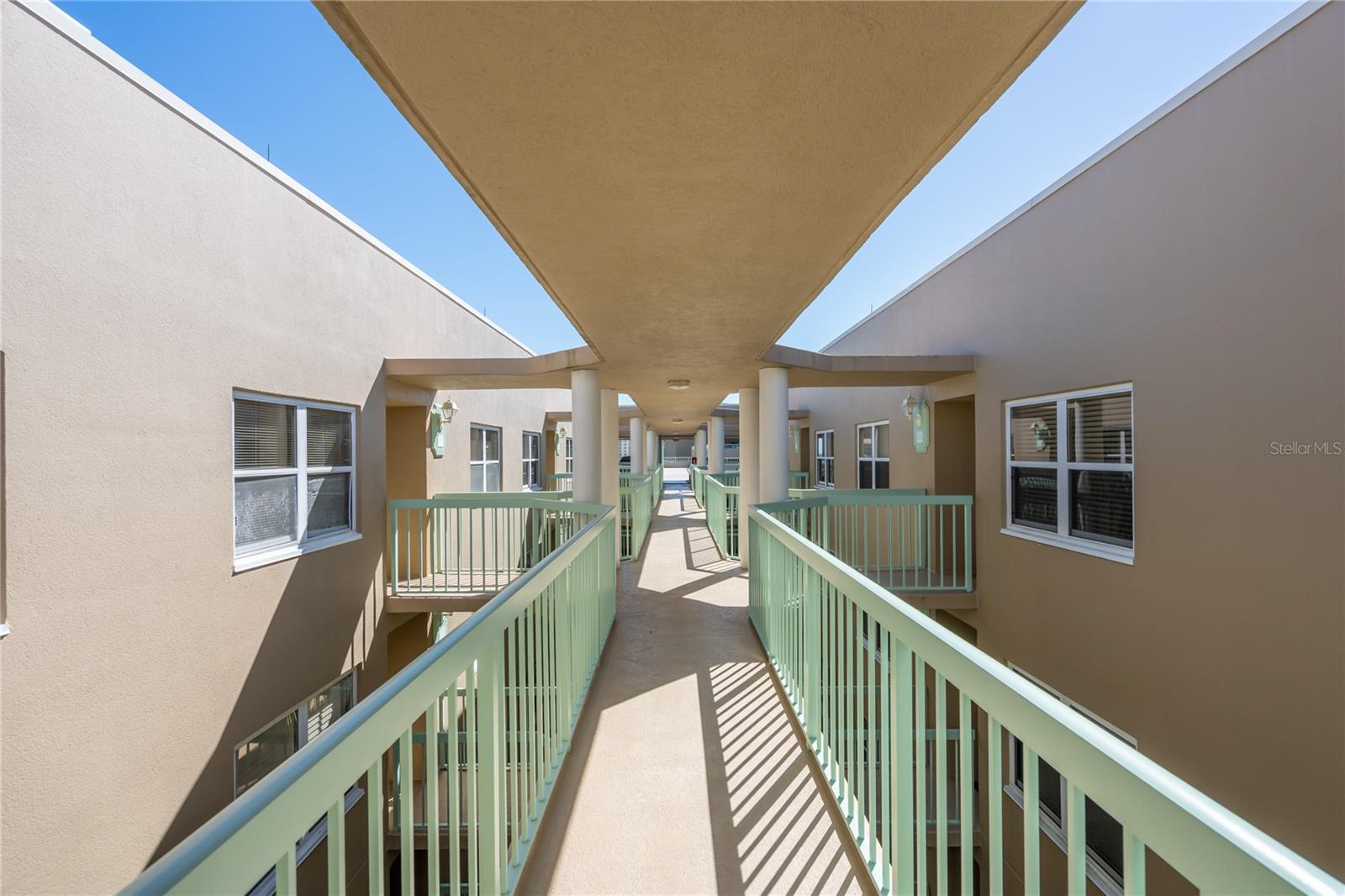 Image 33 of 54 For 4 Oceans West Boulevard 703b