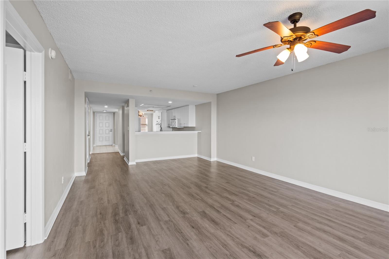 Image 37 of 54 For 4 Oceans West Boulevard 703b