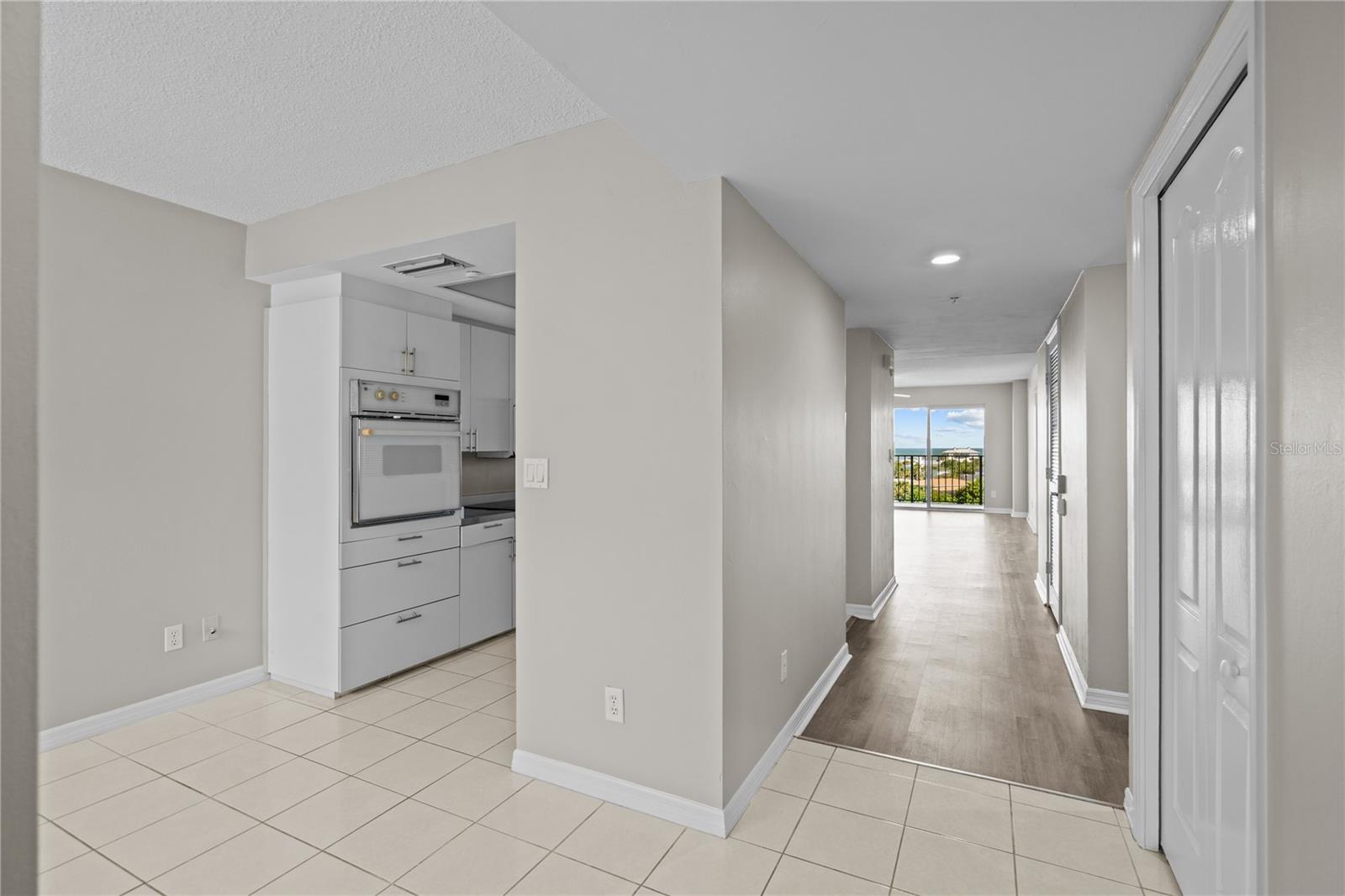 Image 4 of 54 For 4 Oceans West Boulevard 703b