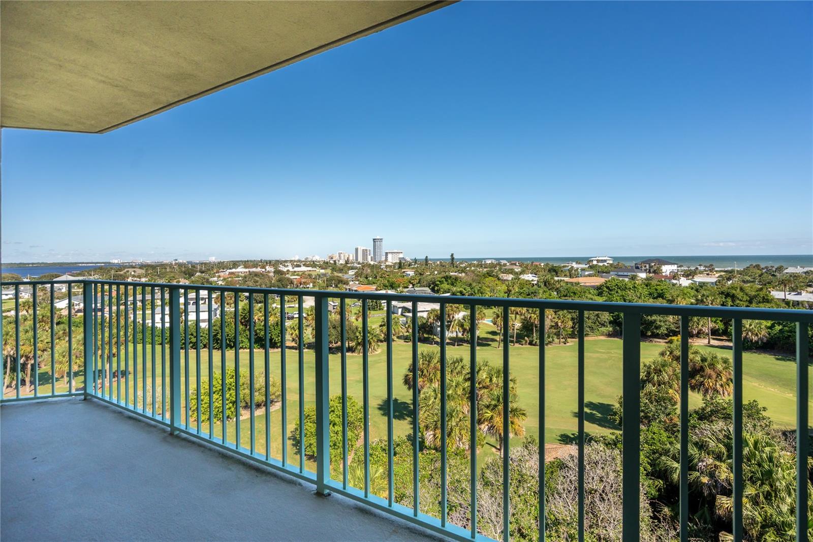 Image 41 of 54 For 4 Oceans West Boulevard 703b