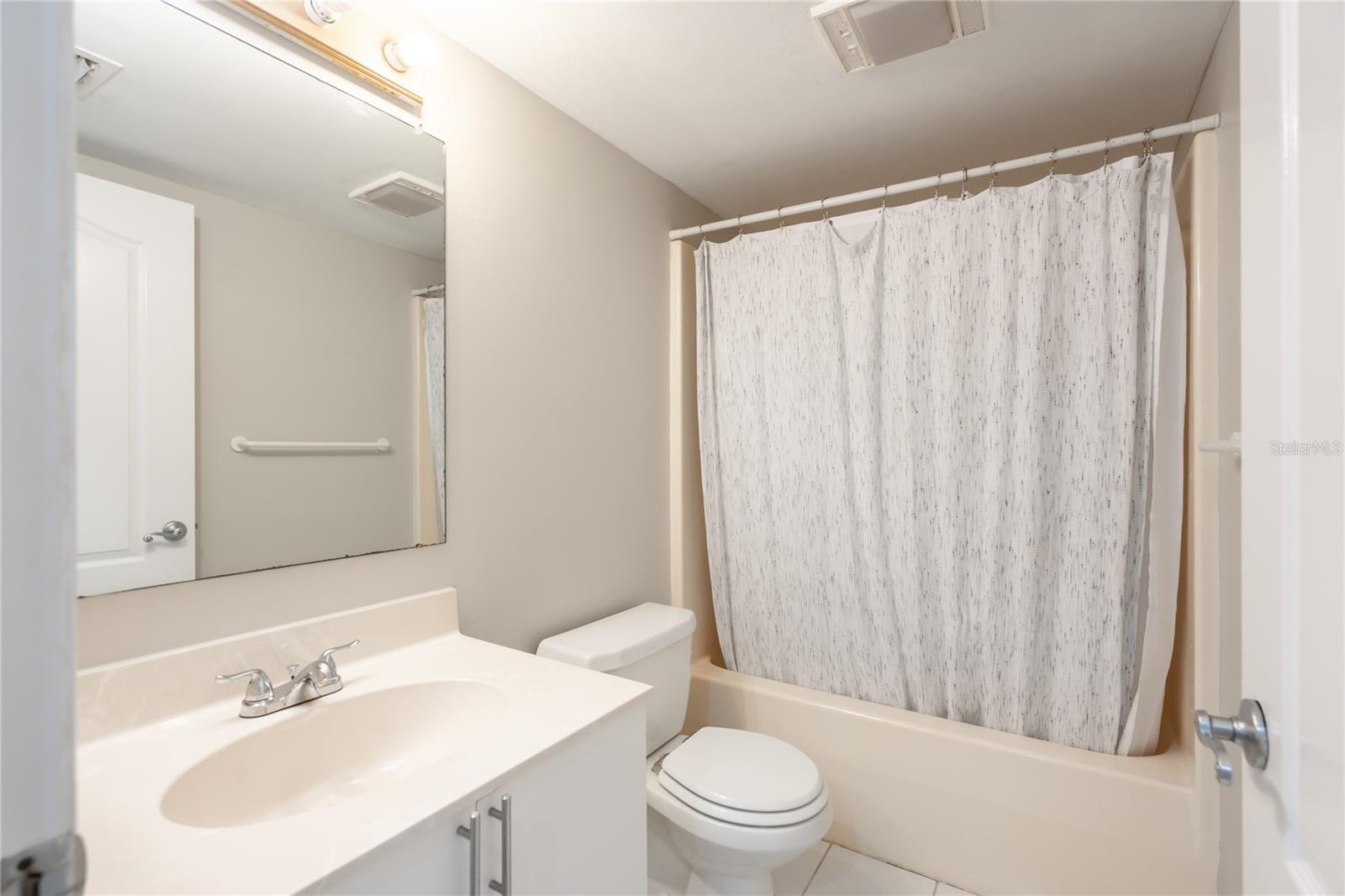 Image 48 of 54 For 4 Oceans West Boulevard 703b