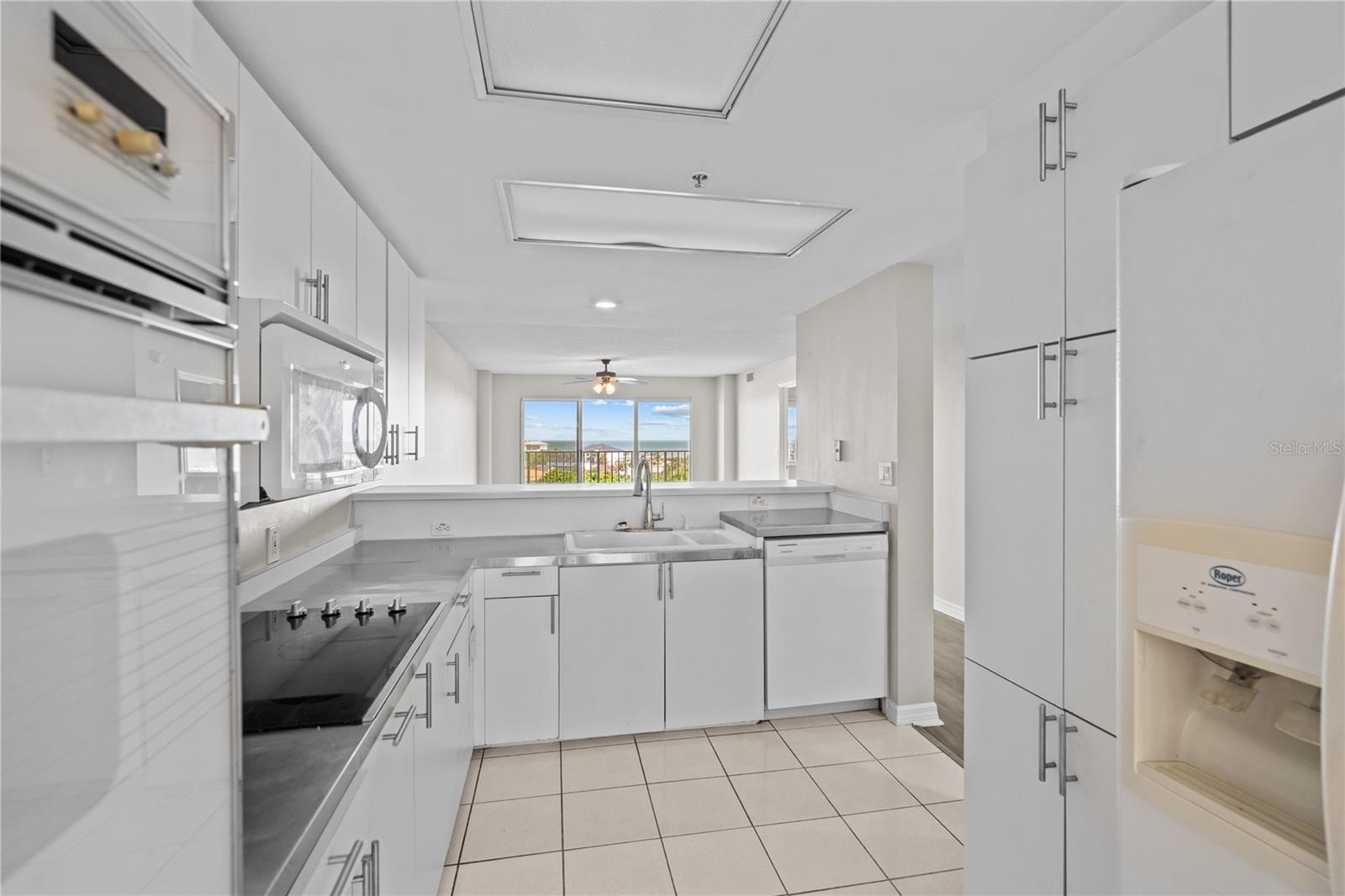 Image 5 of 54 For 4 Oceans West Boulevard 703b