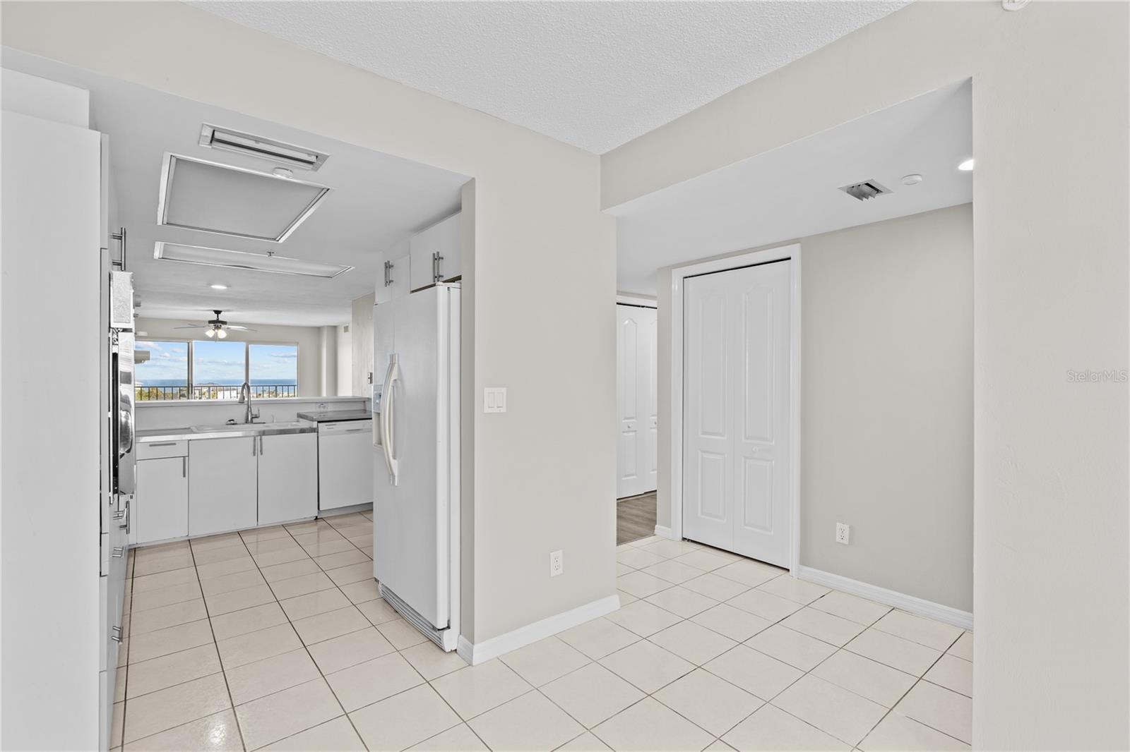 Image 7 of 54 For 4 Oceans West Boulevard 703b