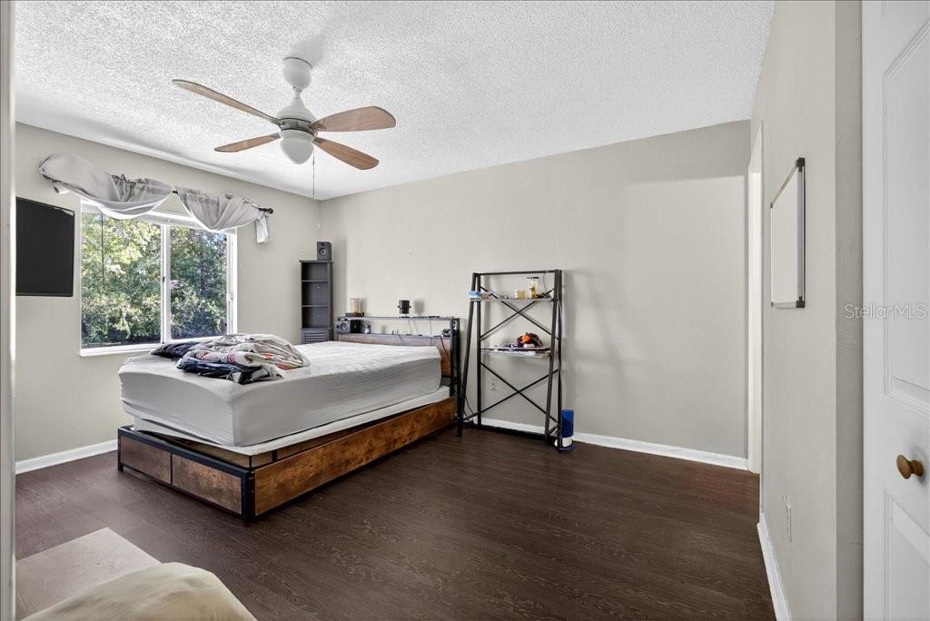 Image 12 of 20 For 39 Kings Colony Court 39