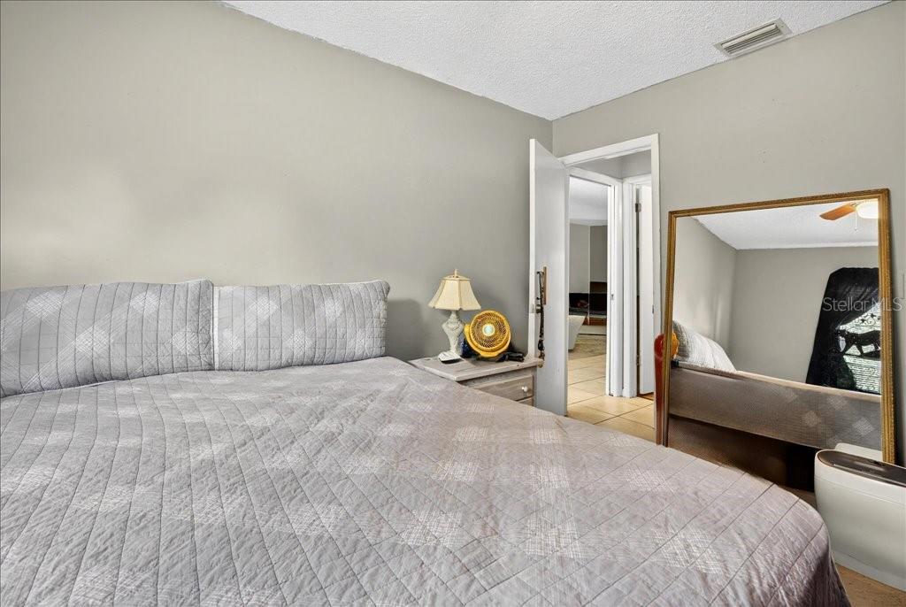 Image 16 of 20 For 39 Kings Colony Court 39