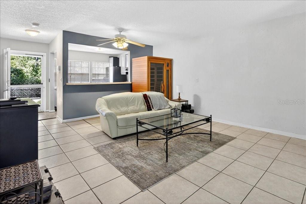 Image 6 of 20 For 39 Kings Colony Court 39