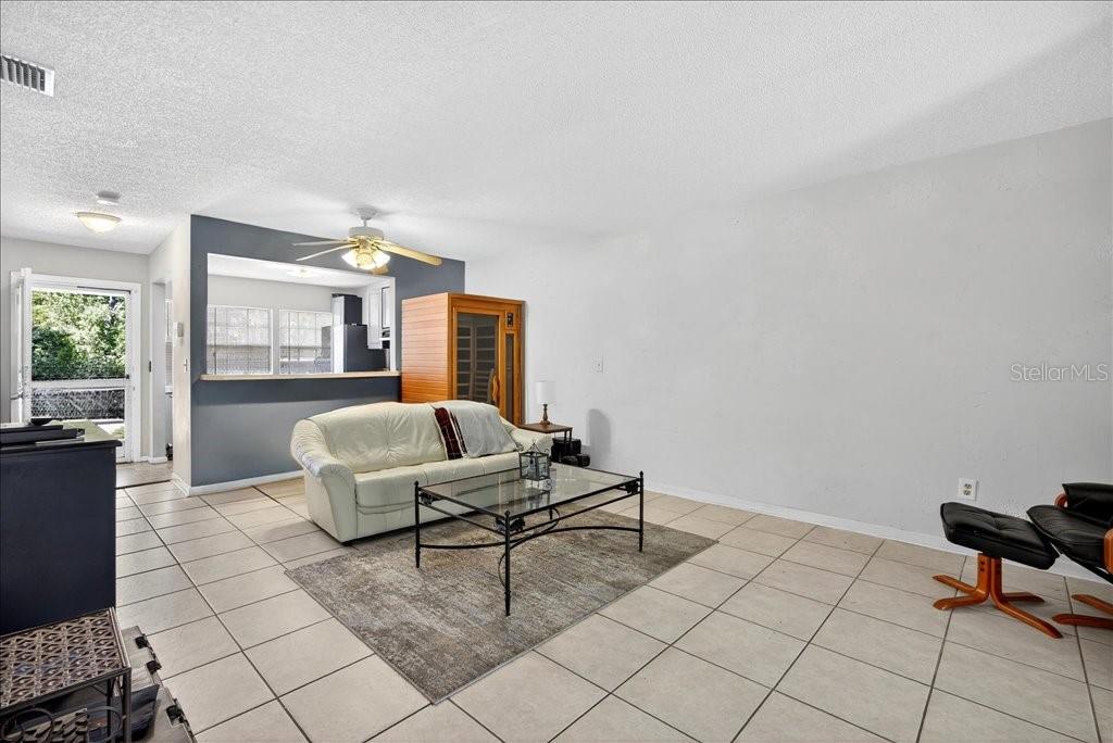 Image 8 of 20 For 39 Kings Colony Court 39