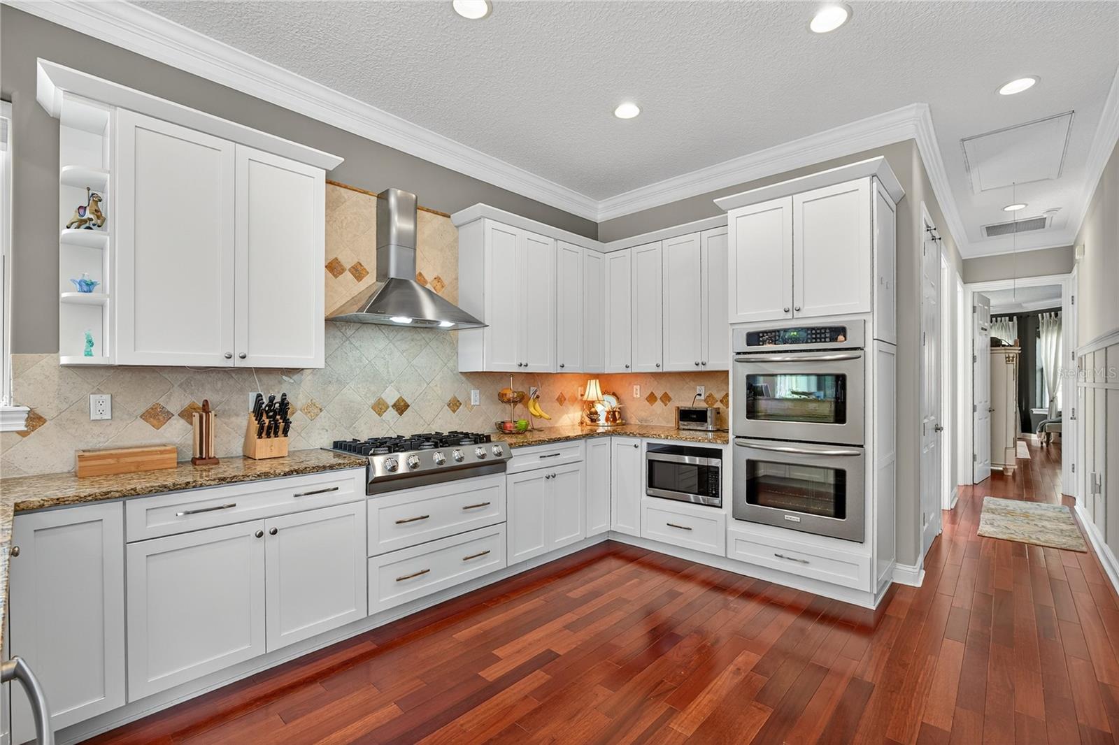 Image 19 of 62 For 301 Saratoga Drive