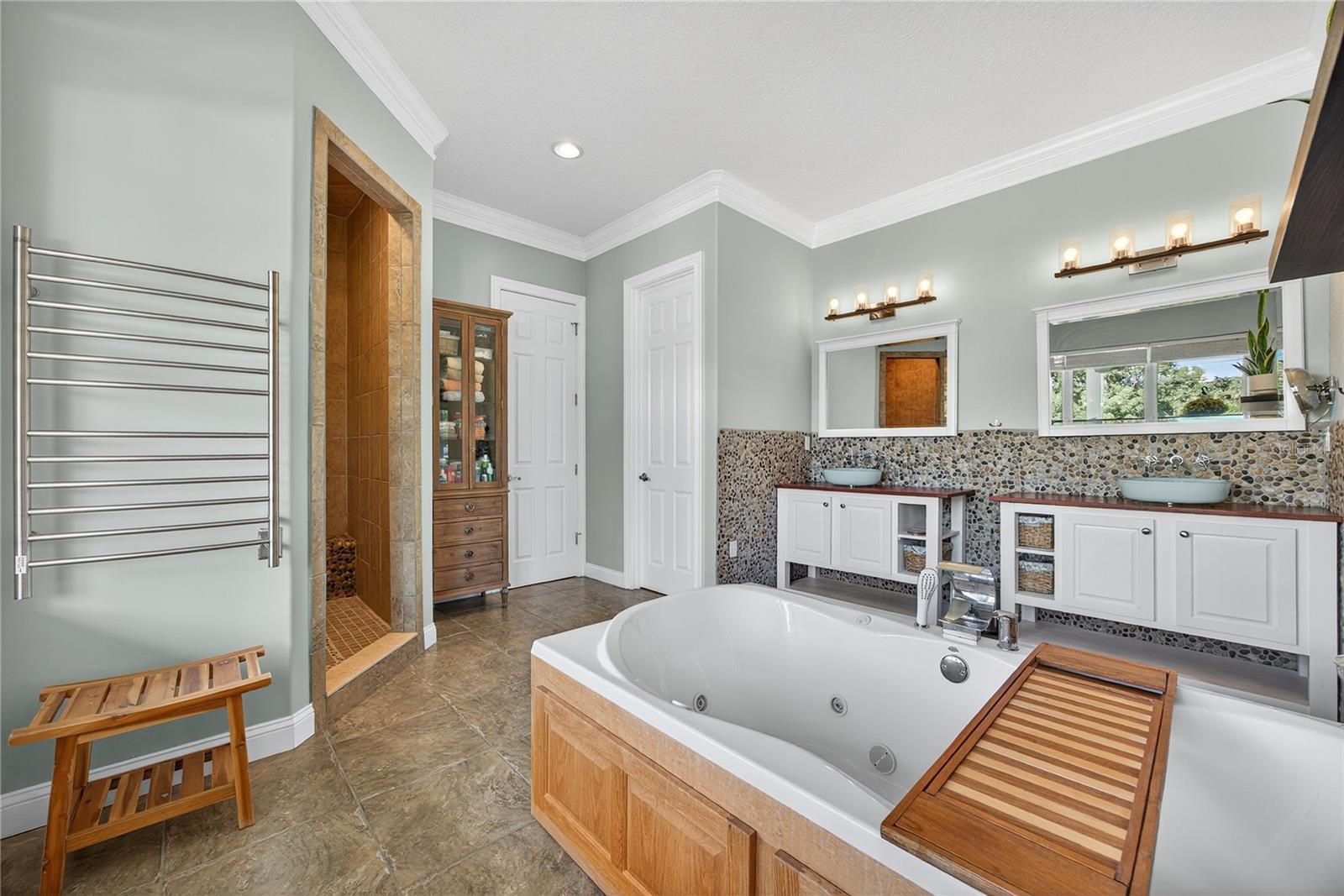 Image 30 of 62 For 301 Saratoga Drive