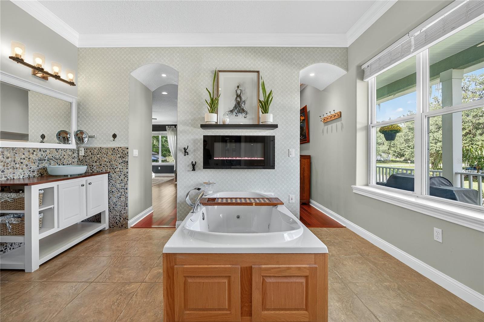 Image 31 of 62 For 301 Saratoga Drive