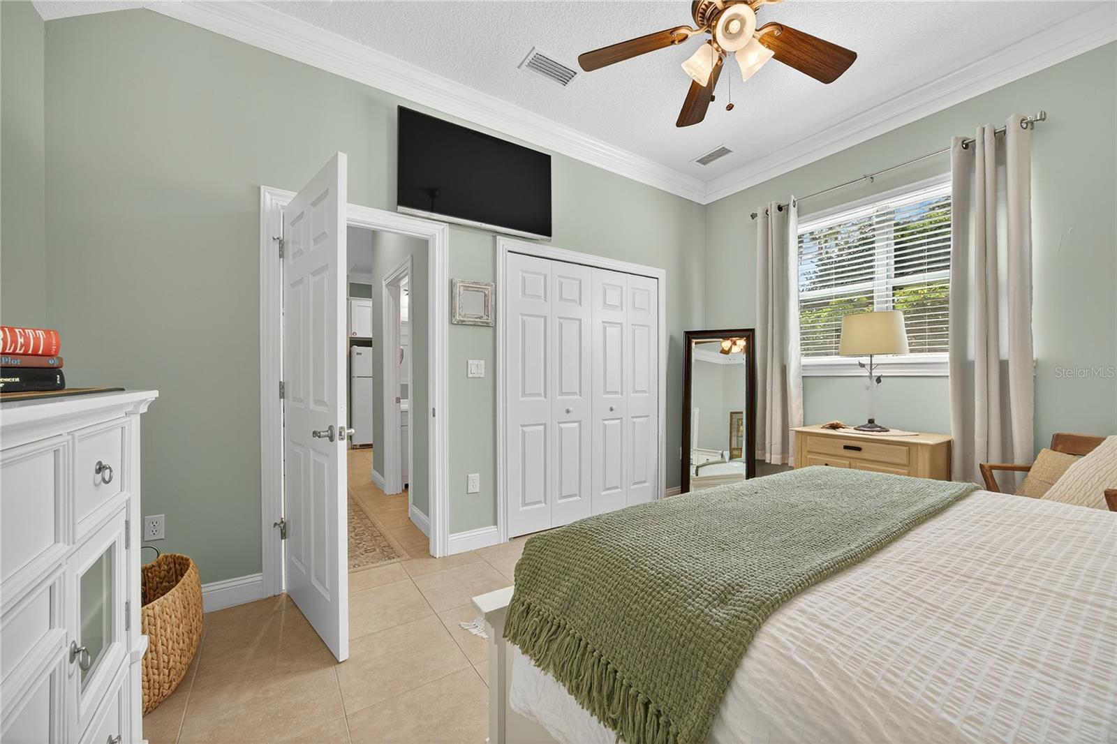 Image 40 of 62 For 301 Saratoga Drive