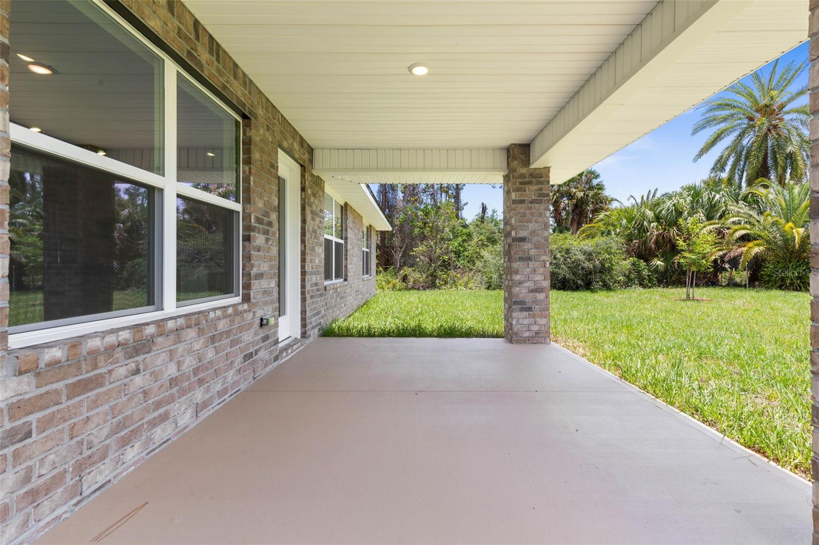 Image 37 of 41 For 67 Royal Oak Drive