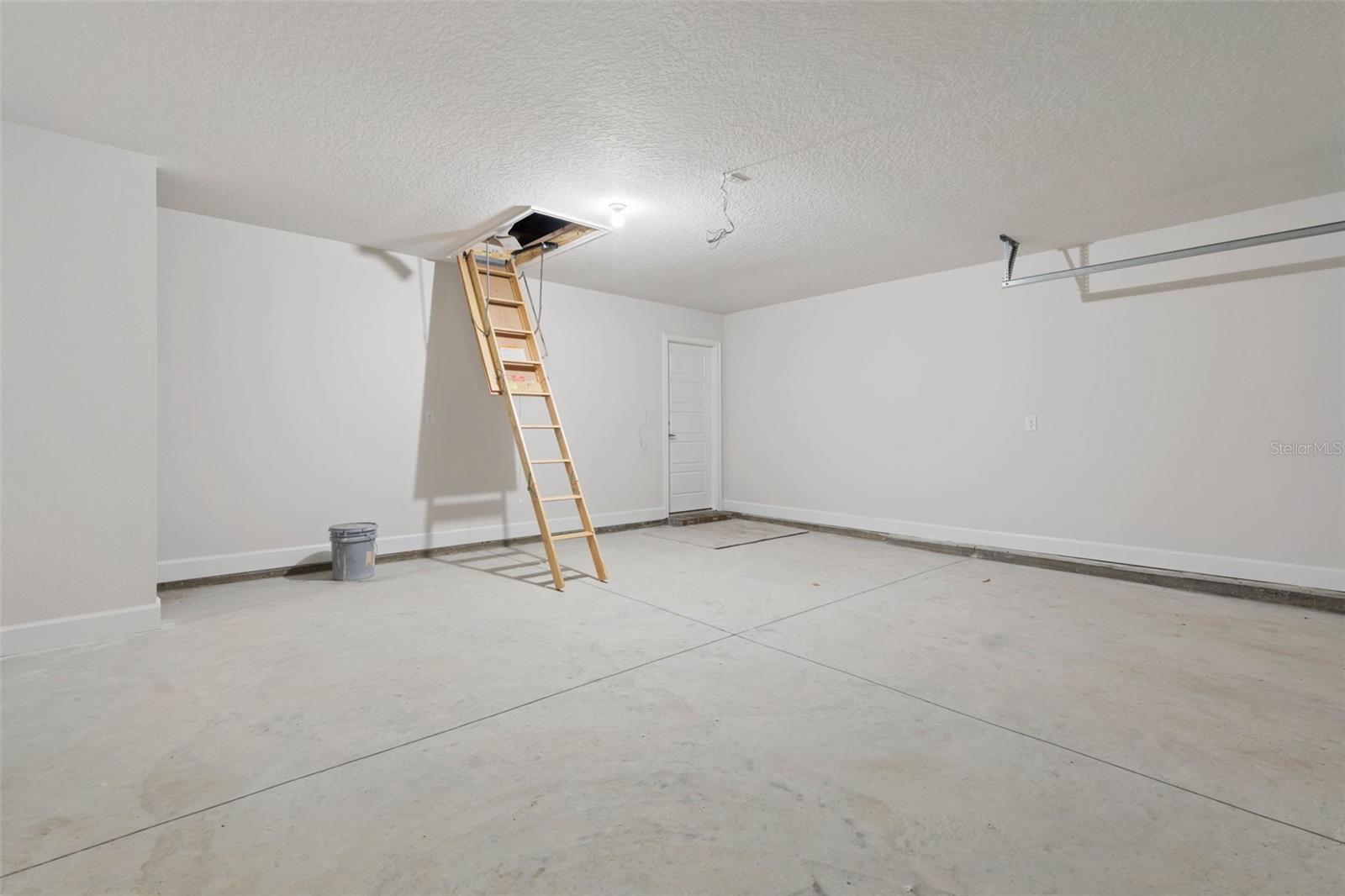 Image 36 of 41 For 36 Raemoor Drive