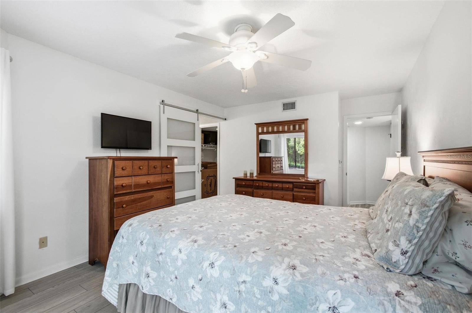 Image 29 of 86 For 19 Sherbury Court N-a