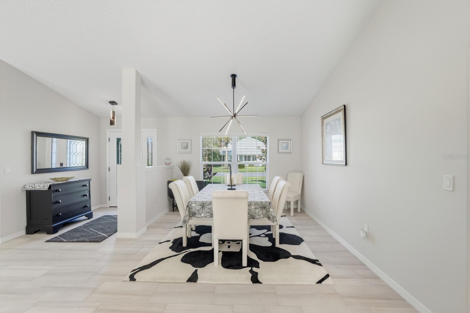 Image 19 of 55 For 42 Westglen Lane