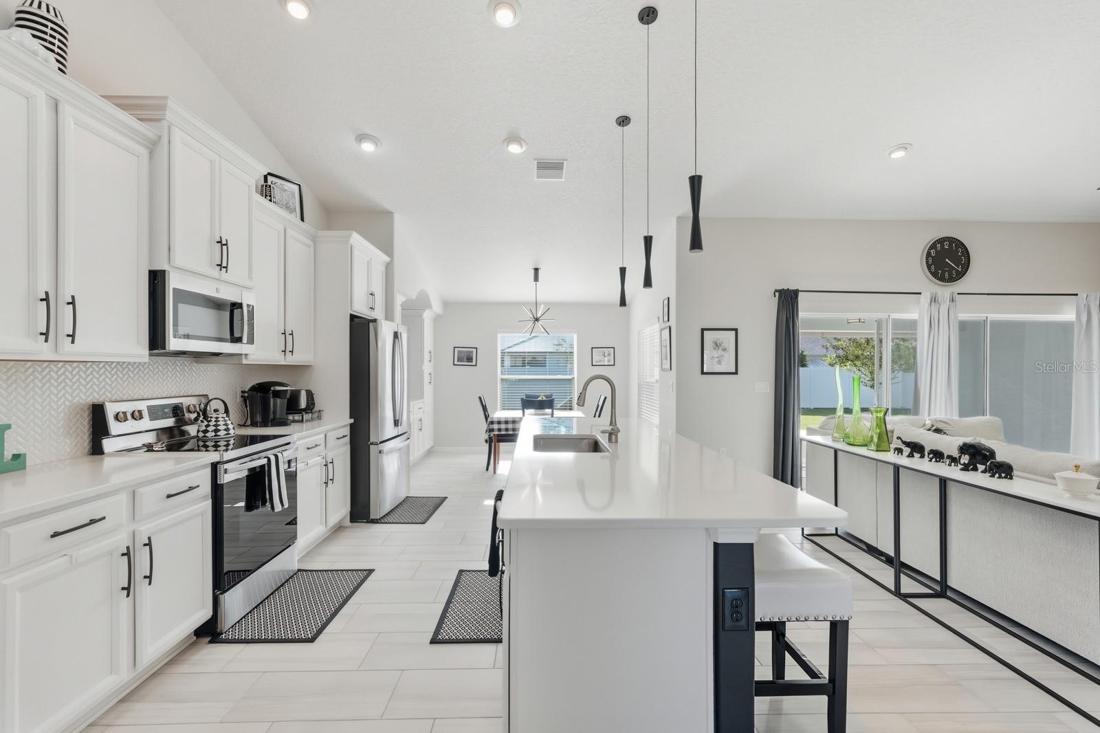 Image 21 of 55 For 42 Westglen Lane