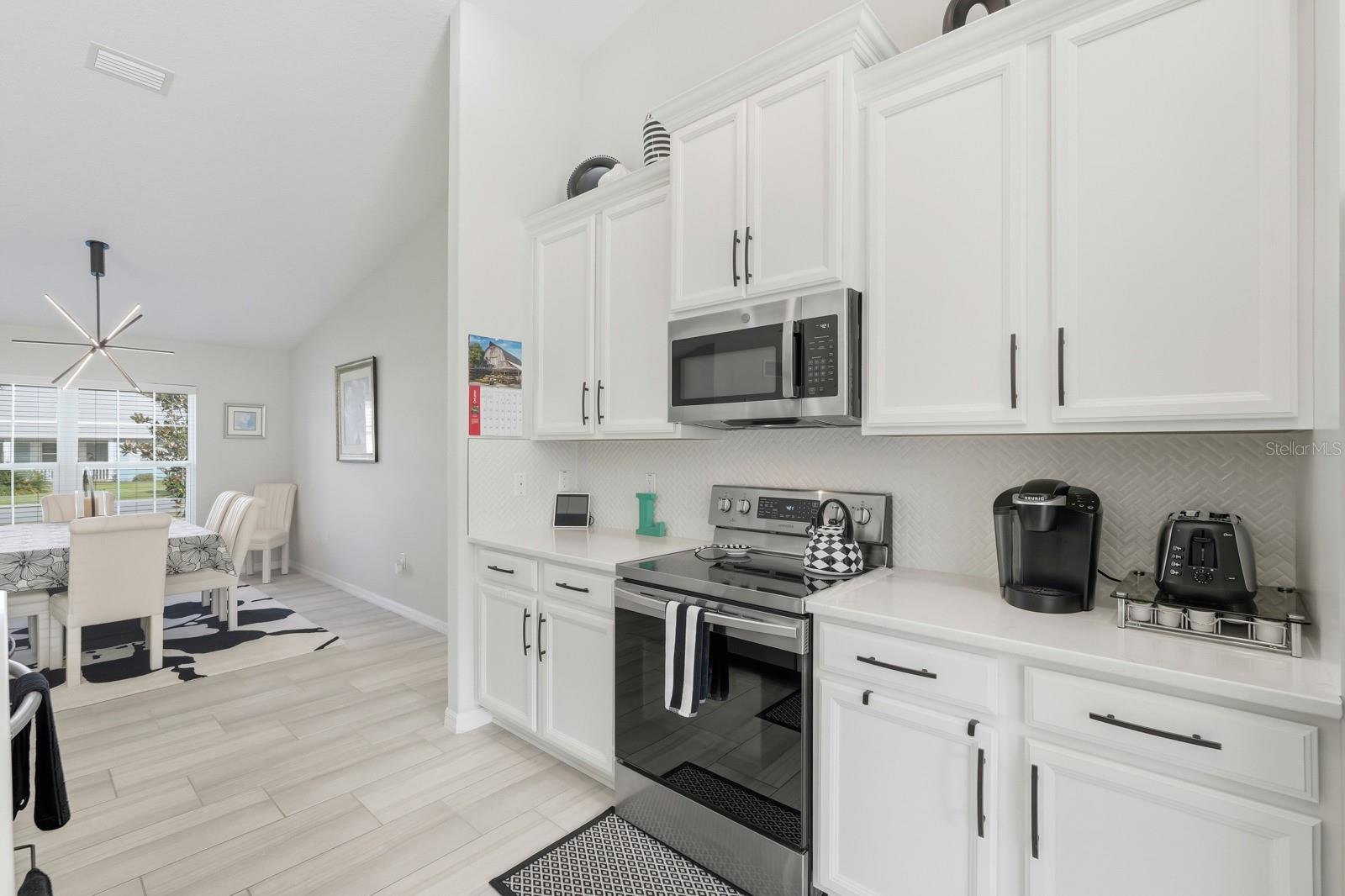 Image 22 of 55 For 42 Westglen Lane