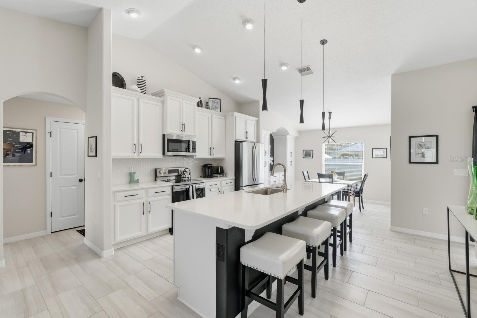 Image 25 of 55 For 42 Westglen Lane