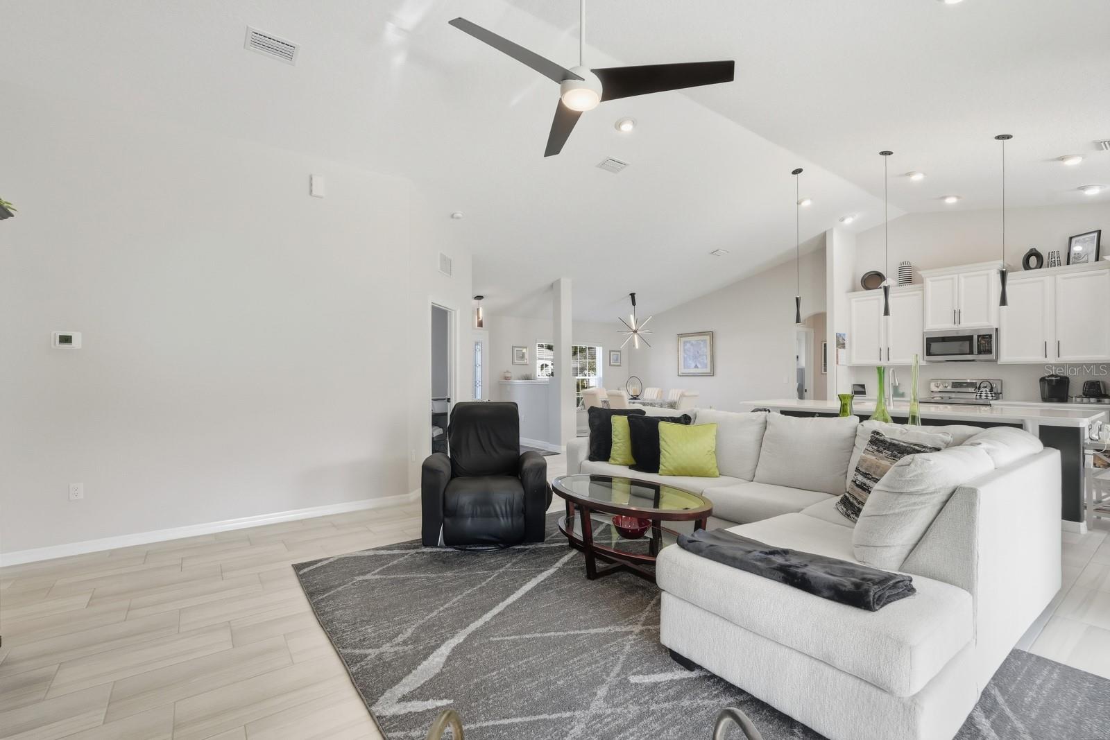 Image 26 of 55 For 42 Westglen Lane