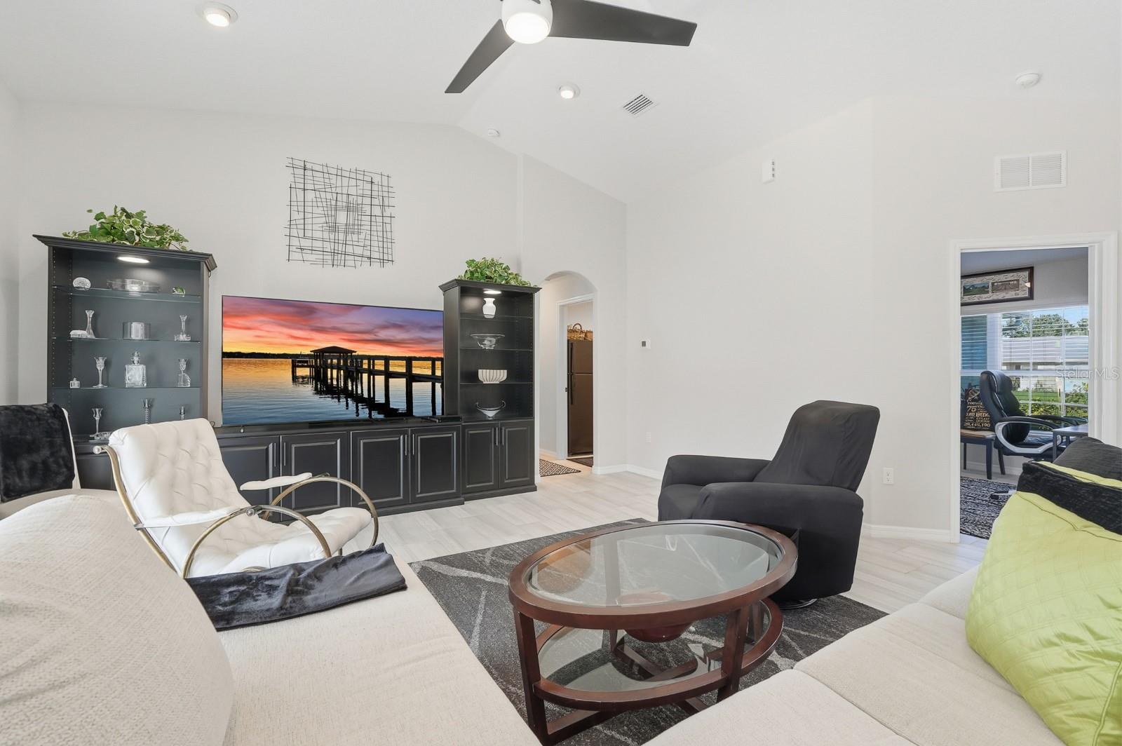 Image 9 of 55 For 42 Westglen Lane