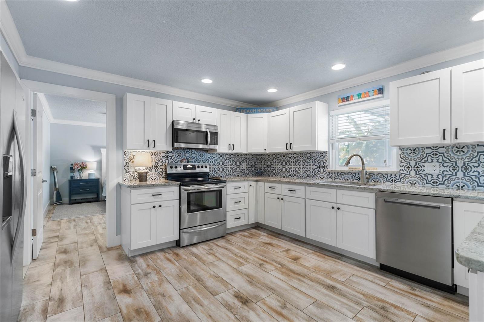 Image 12 of 77 For 123 Avalon Avenue