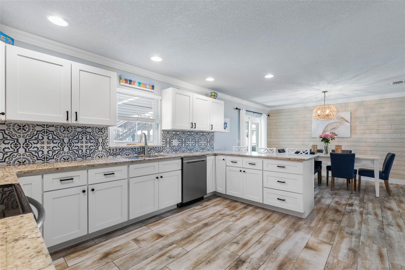 Image 15 of 77 For 123 Avalon Avenue