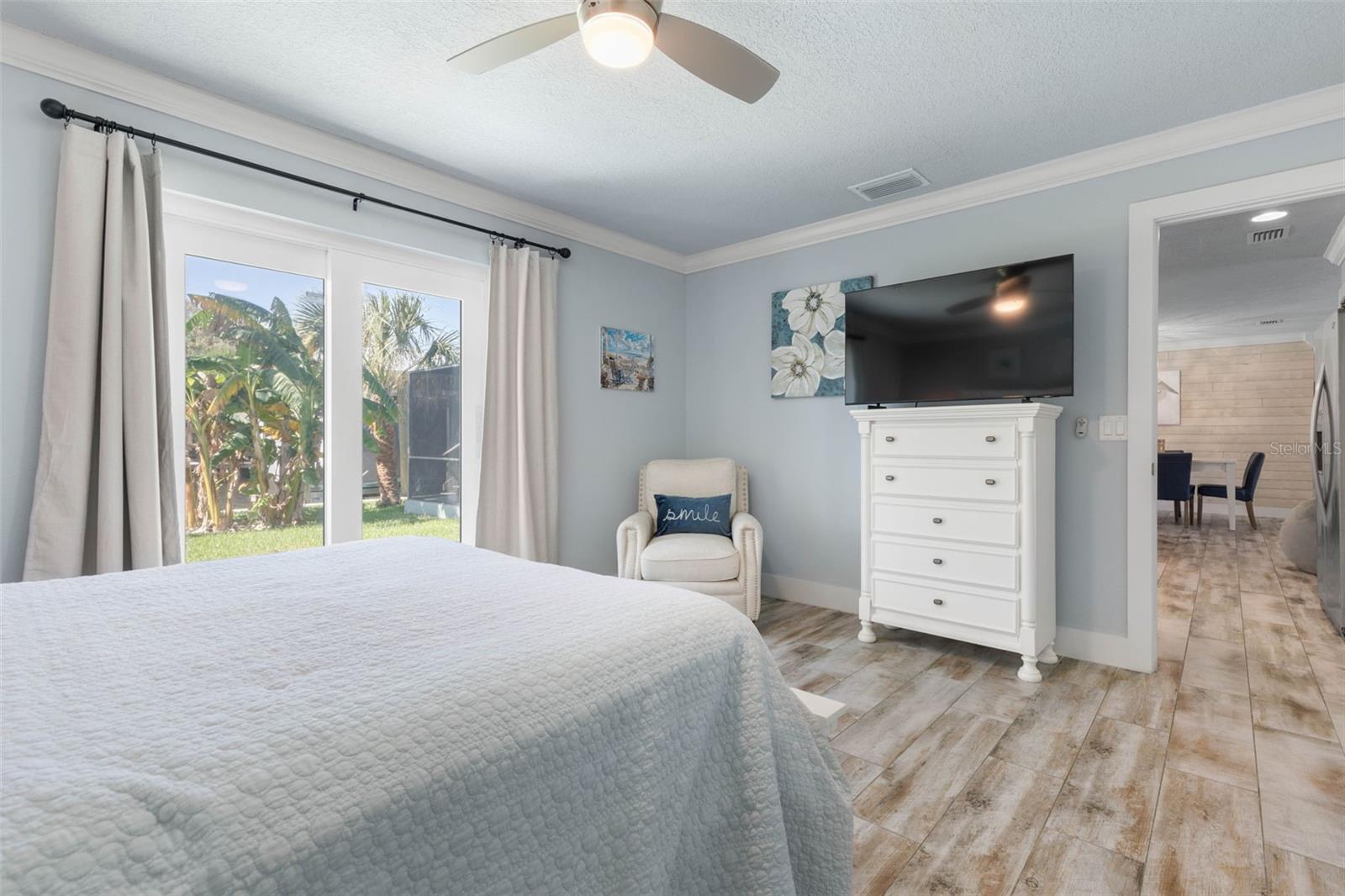 Image 18 of 77 For 123 Avalon Avenue