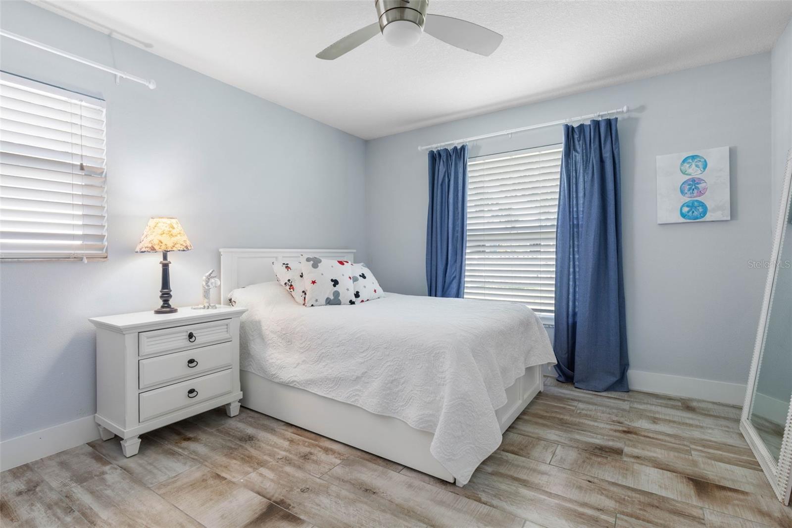 Image 24 of 77 For 123 Avalon Avenue