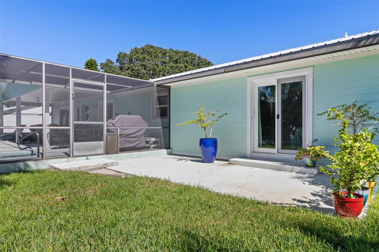 Image 42 of 77 For 123 Avalon Avenue