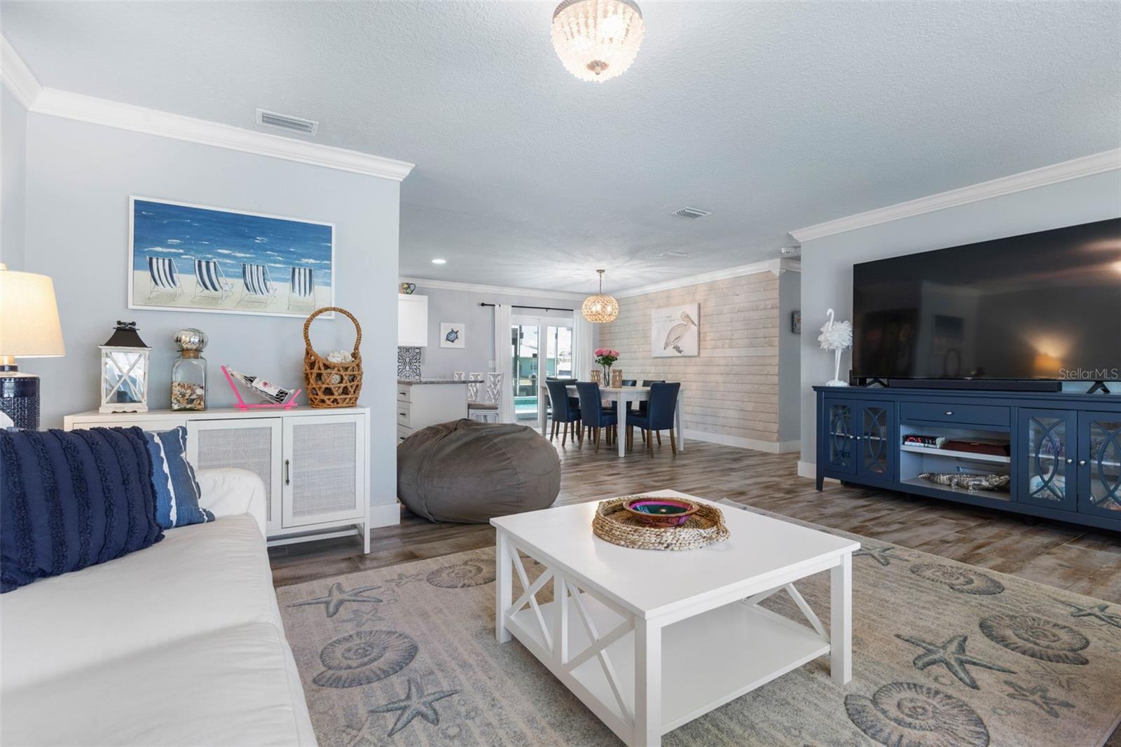 Image 7 of 77 For 123 Avalon Avenue