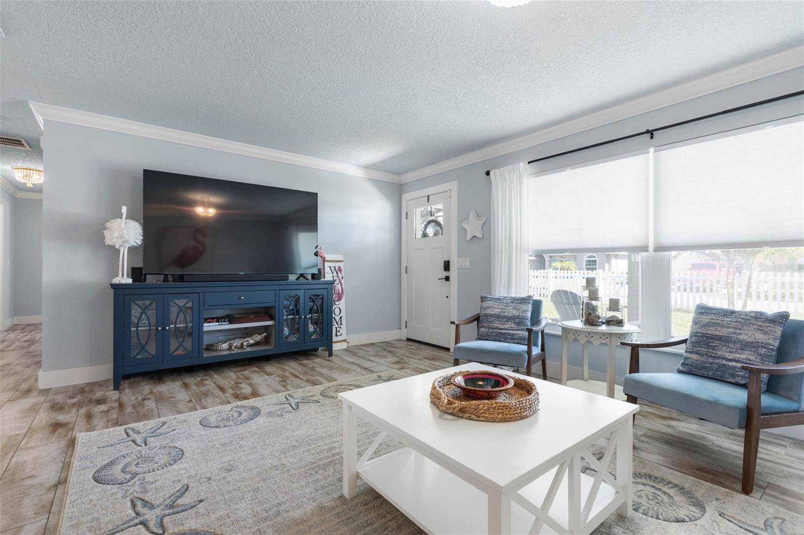 Image 8 of 77 For 123 Avalon Avenue