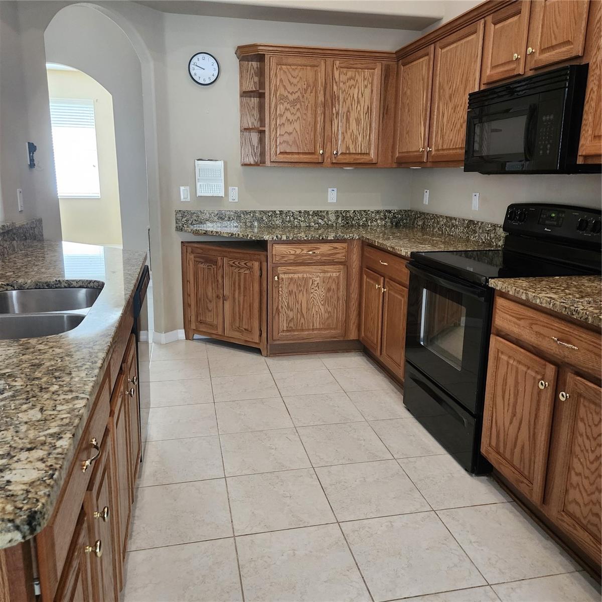 Image 10 of 40 For 107 Raintree Circle