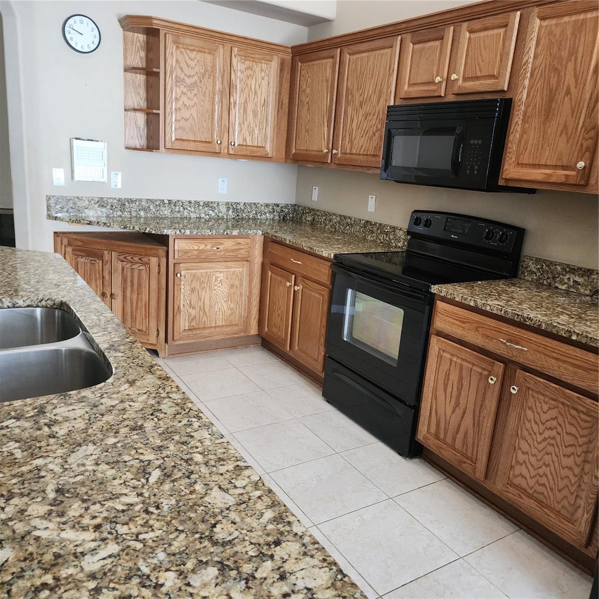 Image 12 of 40 For 107 Raintree Circle