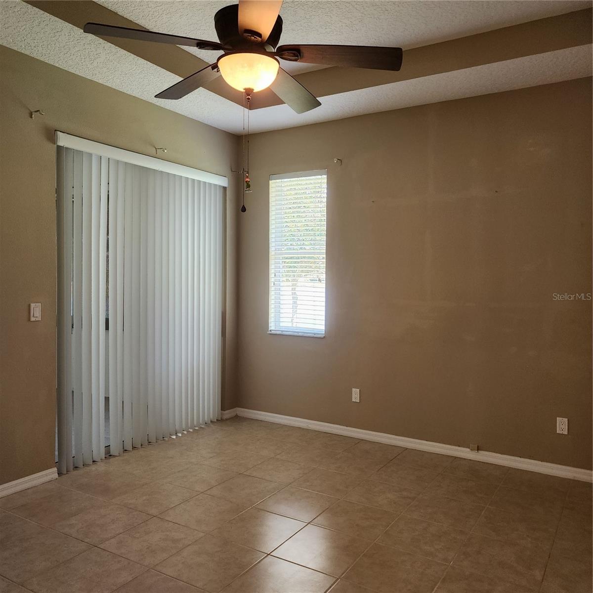 Image 18 of 40 For 107 Raintree Circle