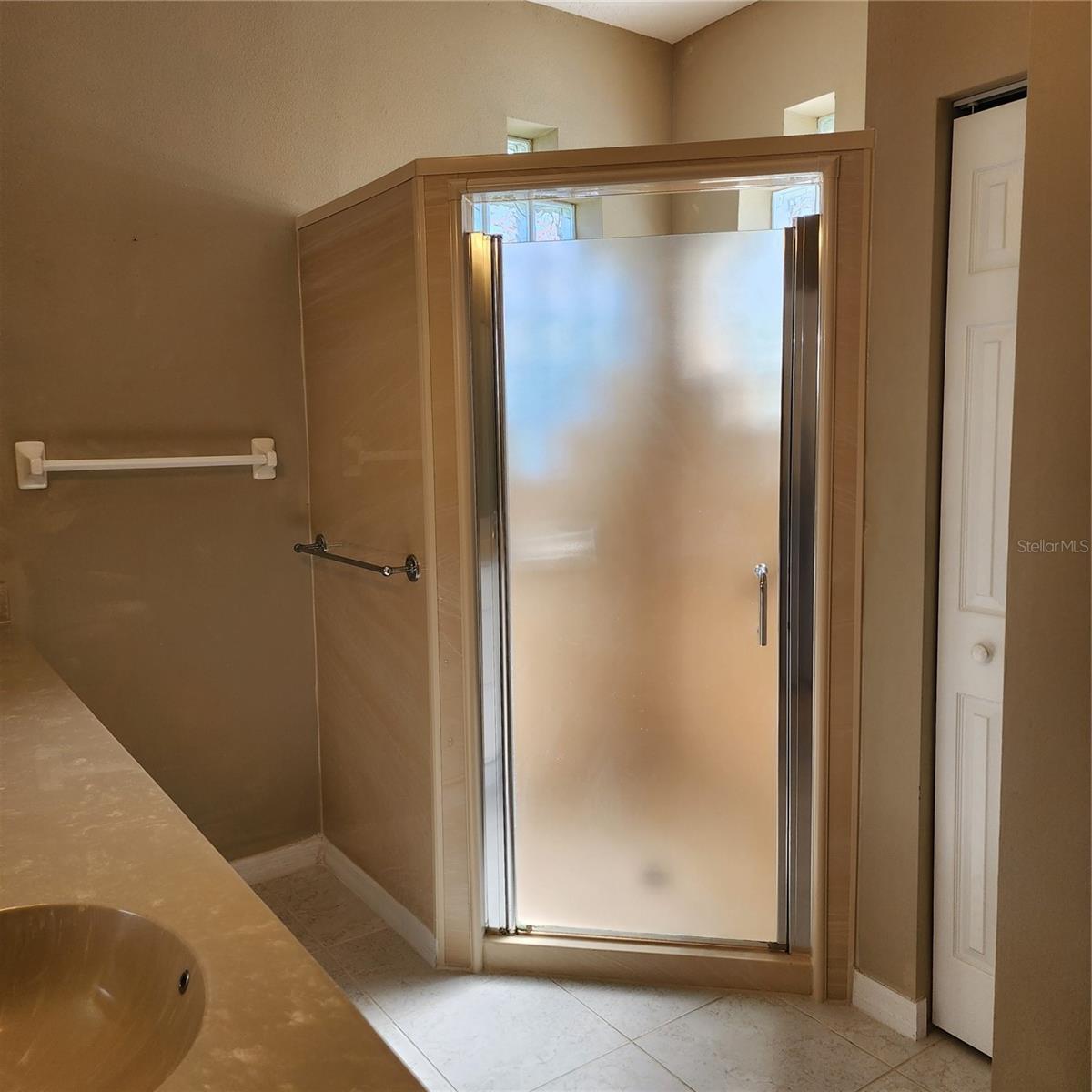 Image 19 of 40 For 107 Raintree Circle