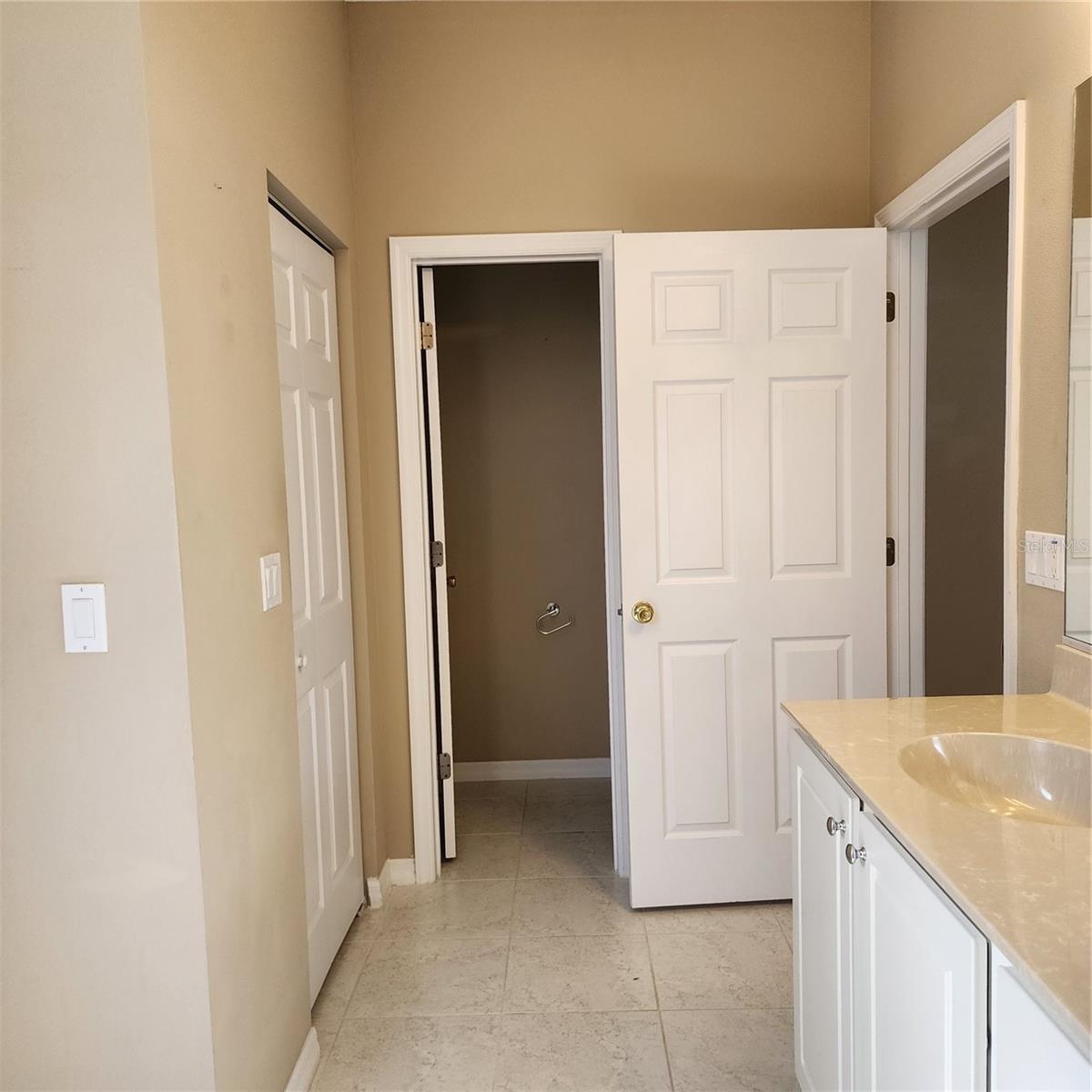 Image 22 of 40 For 107 Raintree Circle