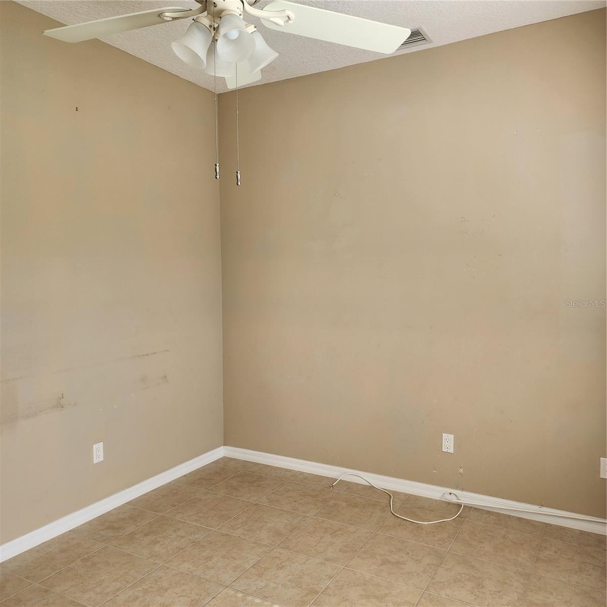 Image 24 of 40 For 107 Raintree Circle