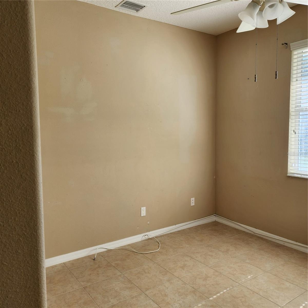 Image 25 of 40 For 107 Raintree Circle