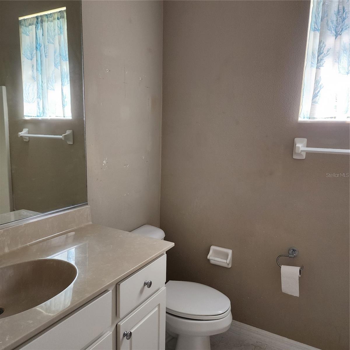 Image 26 of 40 For 107 Raintree Circle