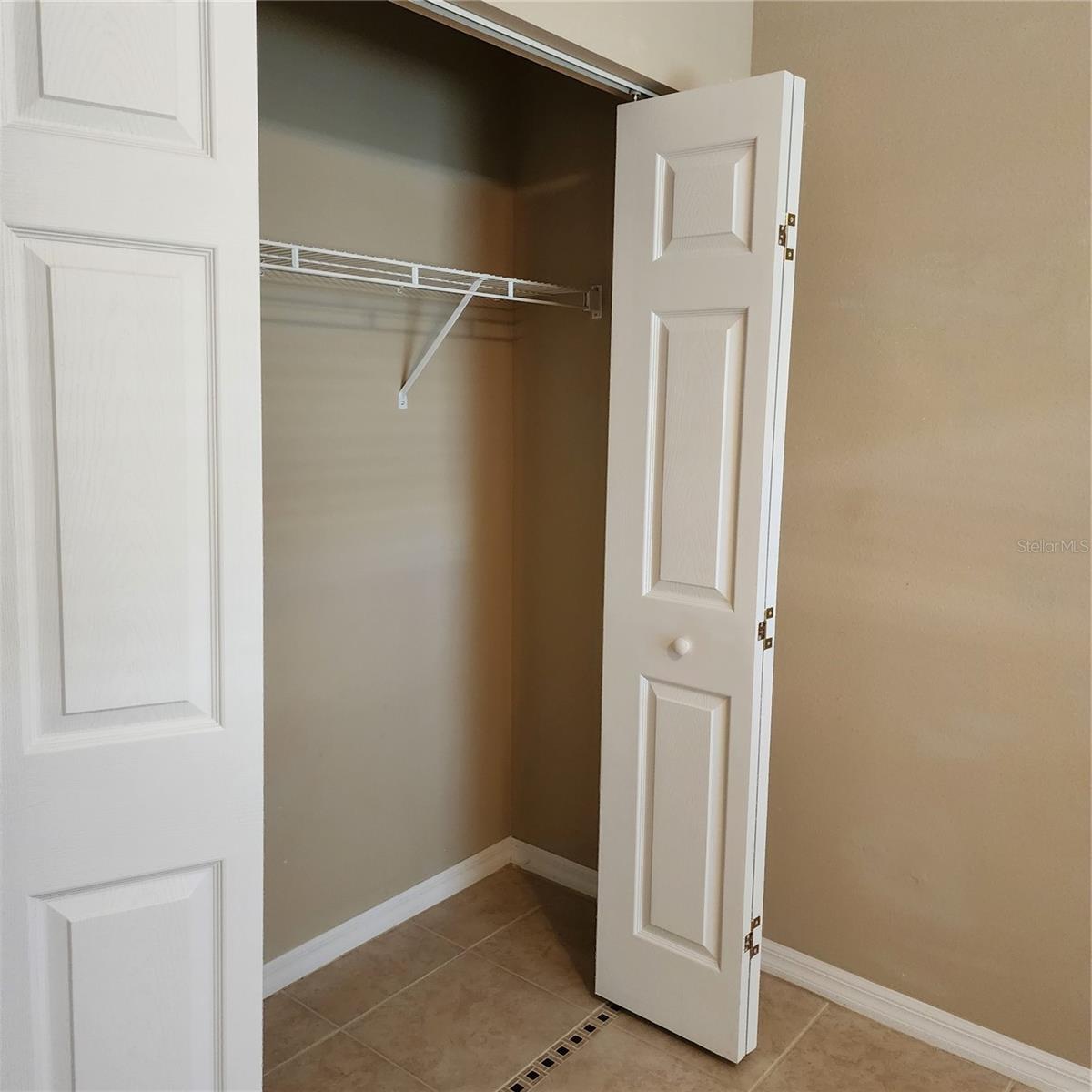 Image 27 of 40 For 107 Raintree Circle