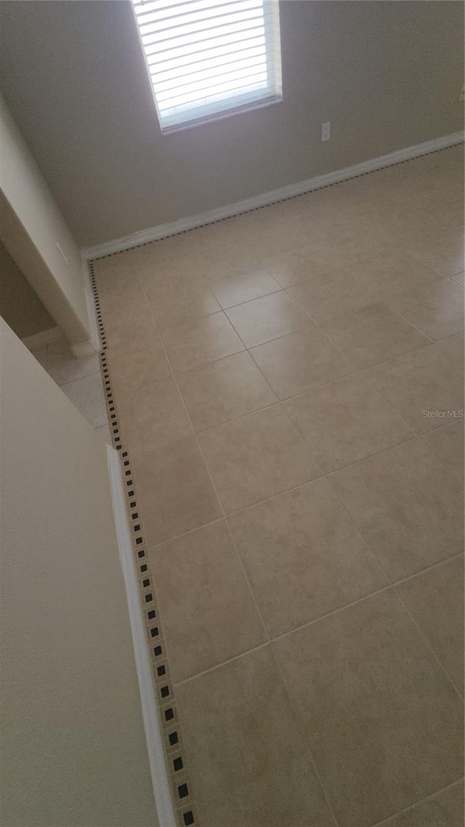 Image 30 of 40 For 107 Raintree Circle