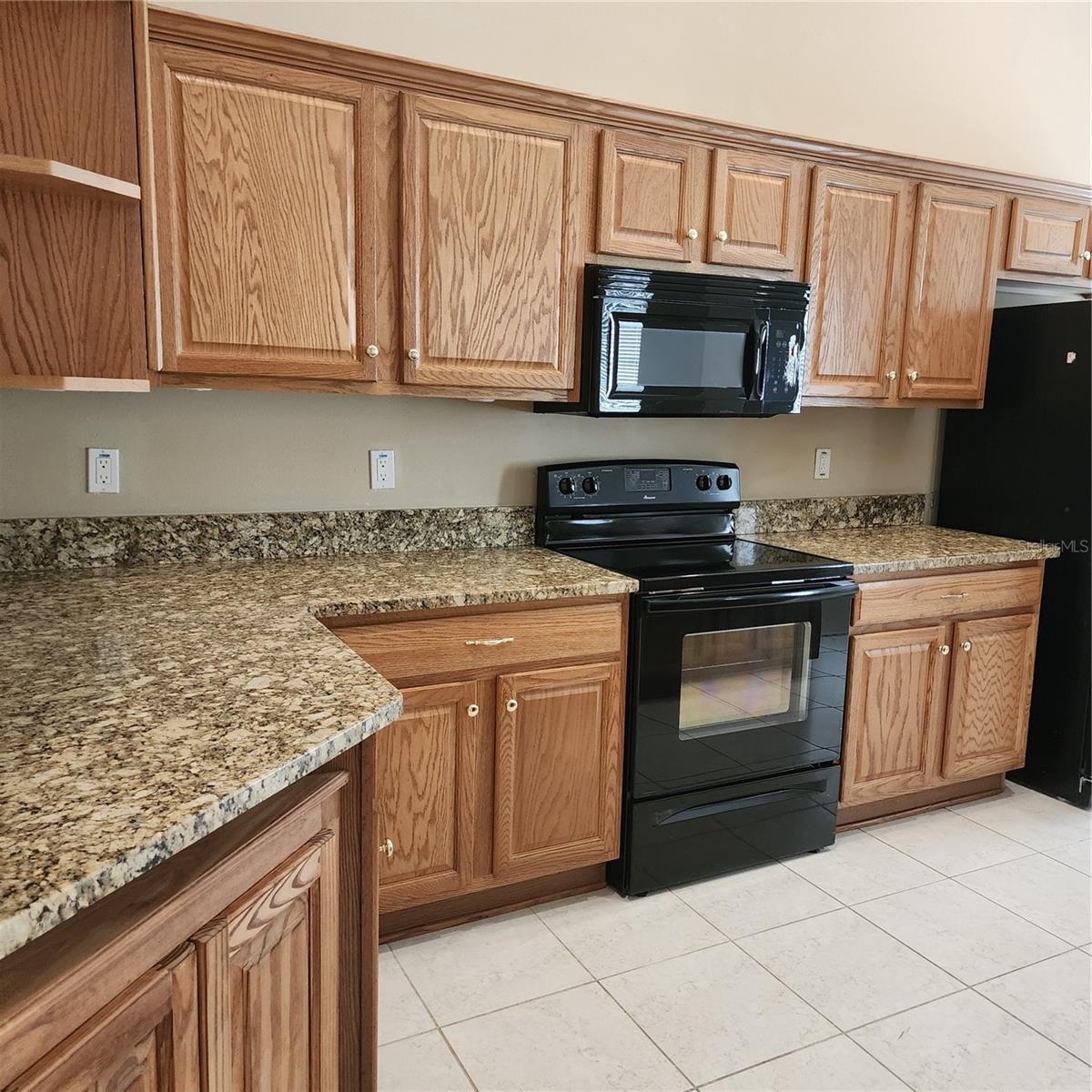 Image 7 of 40 For 107 Raintree Circle