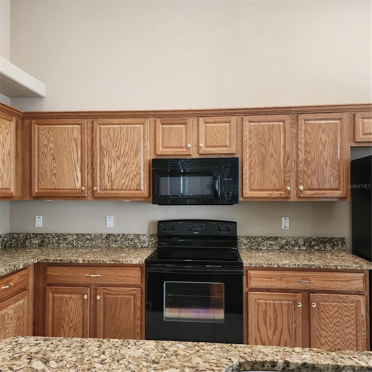 Image 9 of 40 For 107 Raintree Circle