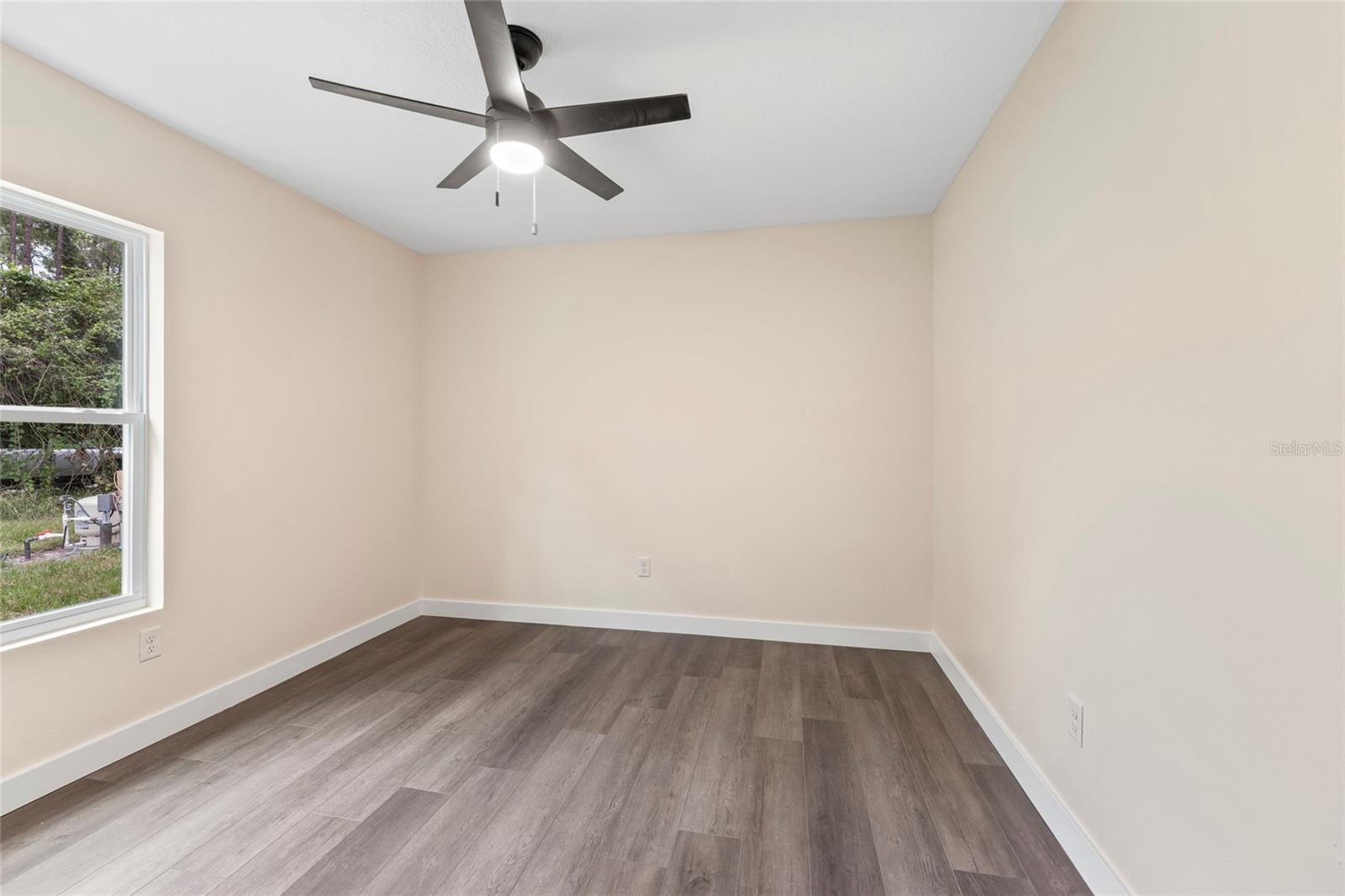 Image 19 of 27 For 105 3rd Street