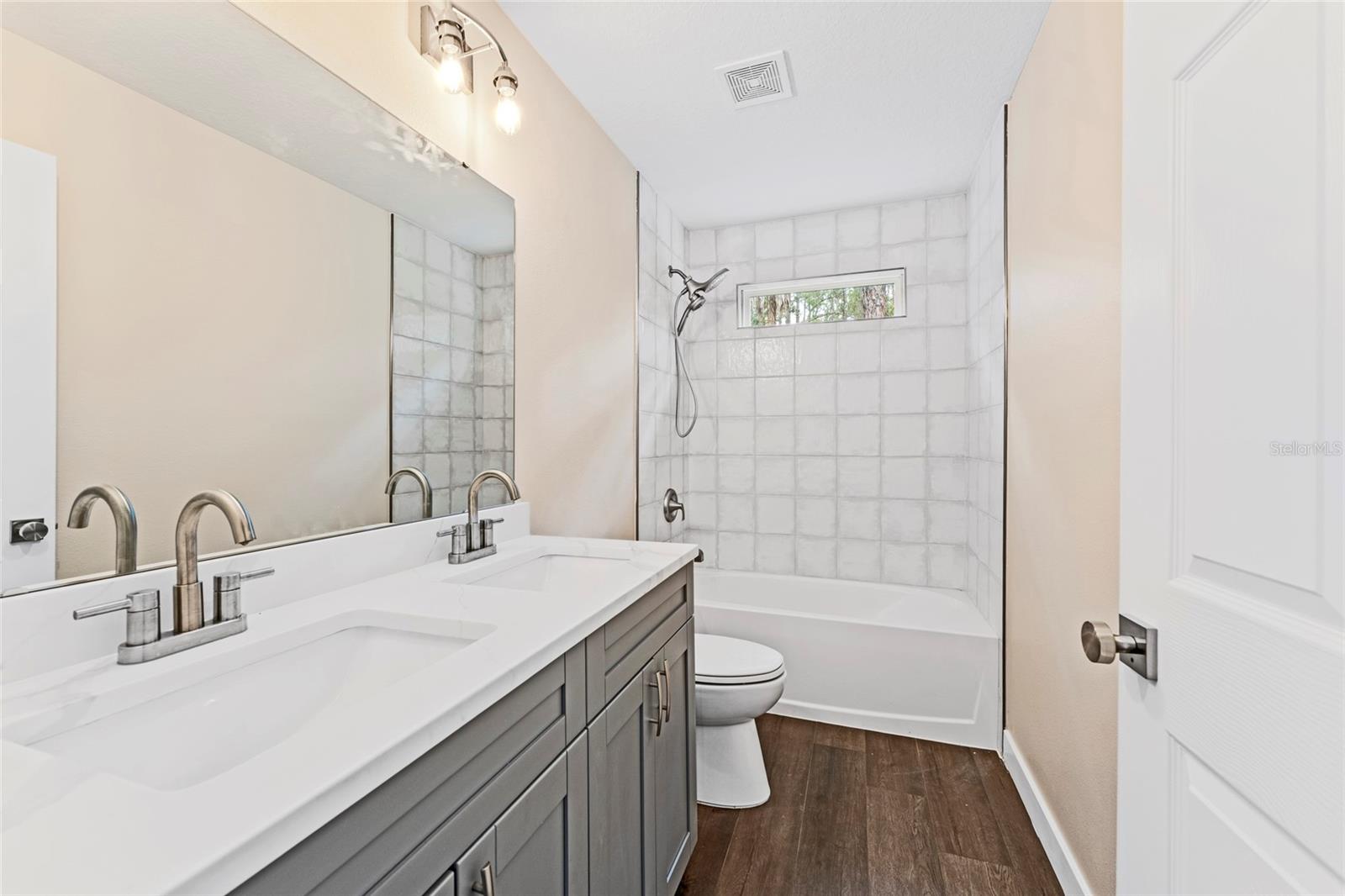 Image 21 of 27 For 105 3rd Street