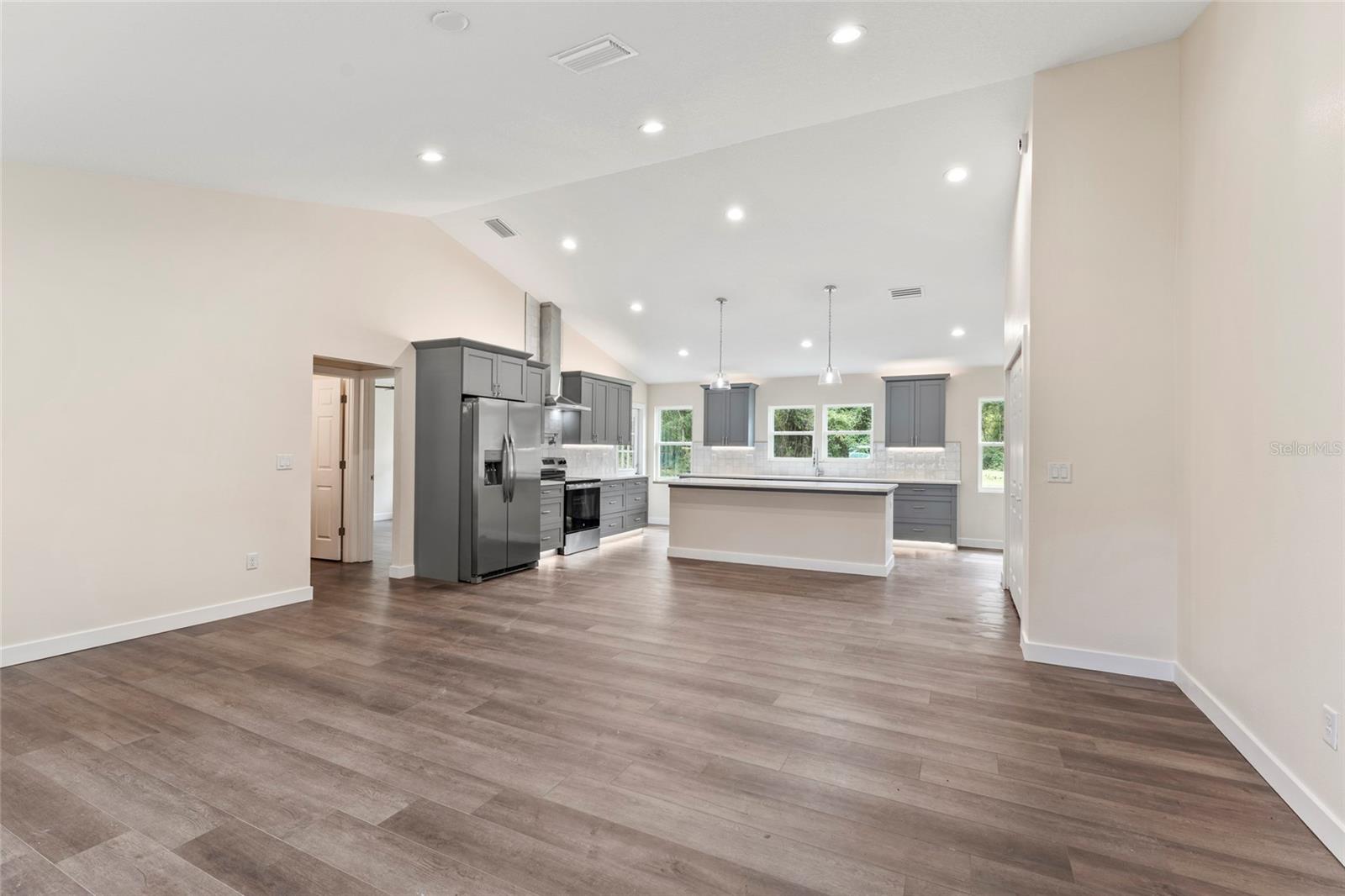 Image 4 of 27 For 105 3rd Street