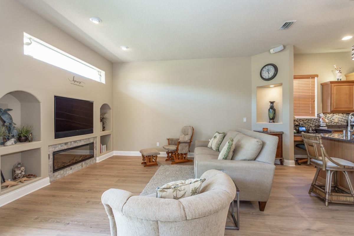 Image 24 of 71 For 65 Riverwalk Drive